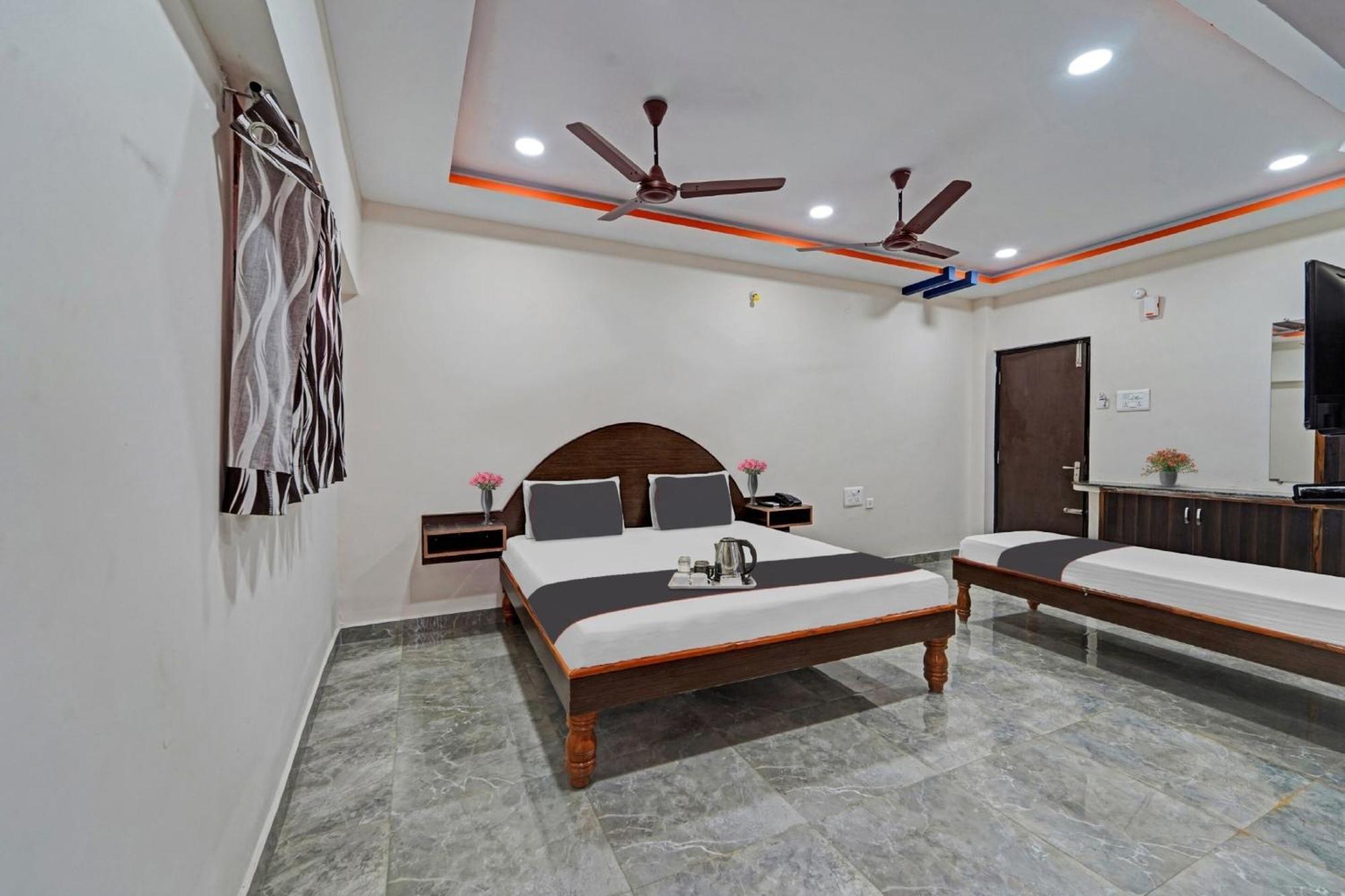 Capital O Lakshmi Residency Otel Tirupati Dış mekan fotoğraf